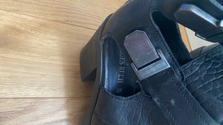 9 pares de zapatos de marca