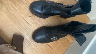 9 pares de zapatos de marca