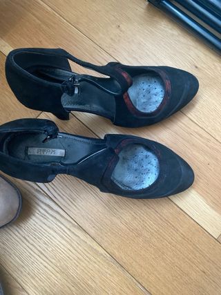 9 pares de zapatos de marca