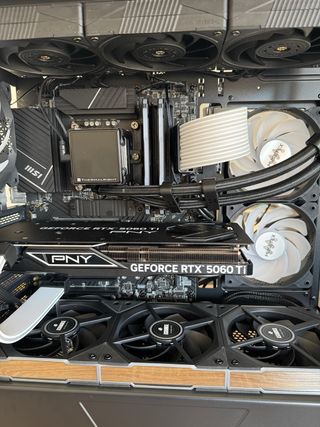 PC Gaming PNY RTX 5060ti