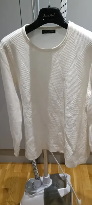 Lote di magliette e felpe