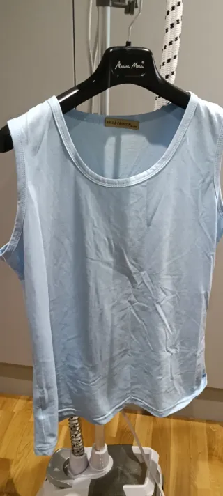 Lote di magliette e felpe