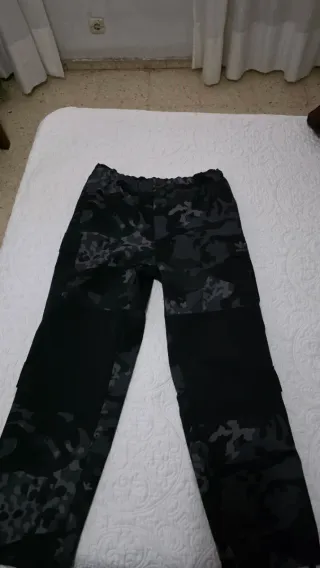 Pantalón Adidas camuflaje baggy Talla L