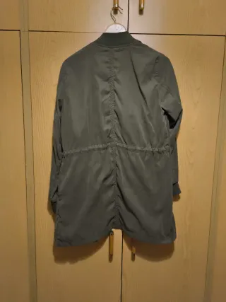 Gabardina verde militar