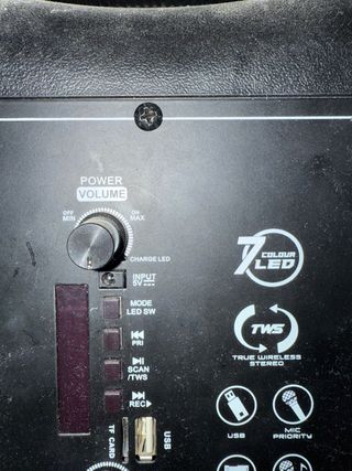 Altavoz Bluetooth TWS 7 COLOUR LED