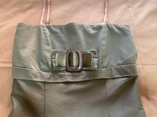 Vestido de fiesta palabra de honor, con cancan