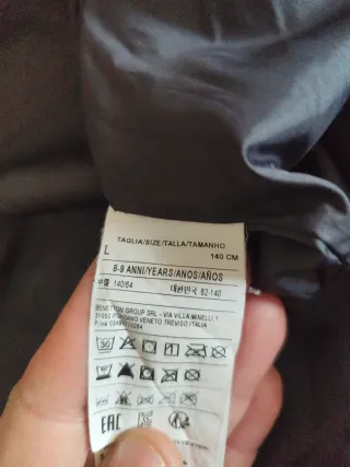 Chaqueta Benetton Roja con Capucha para niño