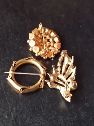 Lote 3 Broches Vintage Dorados y Morados