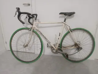 Bicicleta Pinarello carretera para restaurar