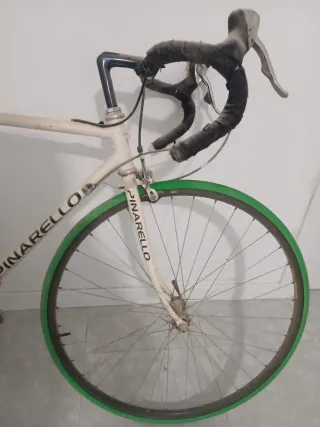 Bicicleta Pinarello carretera para restaurar