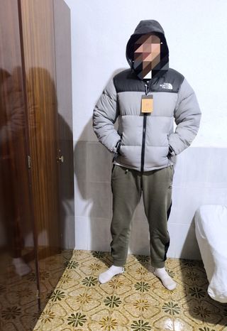 Chaqueta The North Face gris y negra