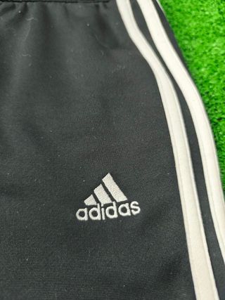 Pantalon Adidas Color Negro y Blanco Talla S.