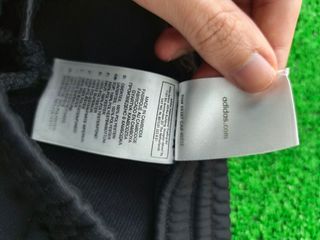 Pantalon Adidas Color Negro y Blanco Talla S.