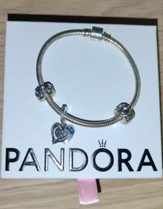 Pulsera Pandora Corazón con Dijes