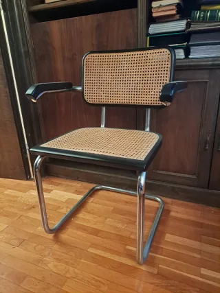 Silla de diseño ratán y metal en perfecto estado