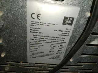 Estufa de pellets negra