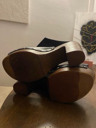 Tacones de piel con plataforma