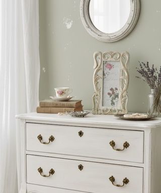 Cornice shabby chic artigianale