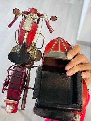Moto con Sidecar  y Avioneta Decorativa Roja