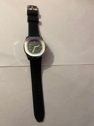 Reloj elegante Negro