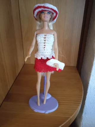 Traje crochet Barbie blanco y rojo