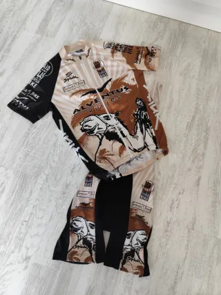 Maillot y culote Alventus