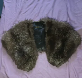 Bolero o cuello de piel de zorro