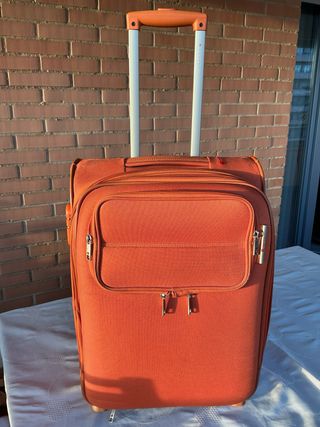 Maleta Delsey Naranja Medidas  35x45x20