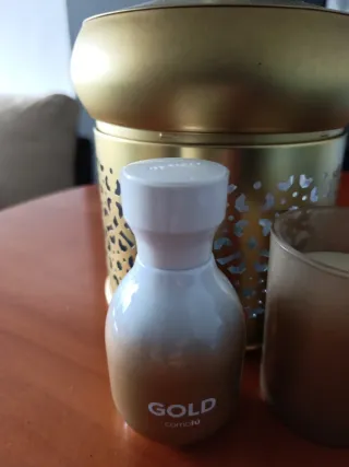 Colonia Gold con vela dorada