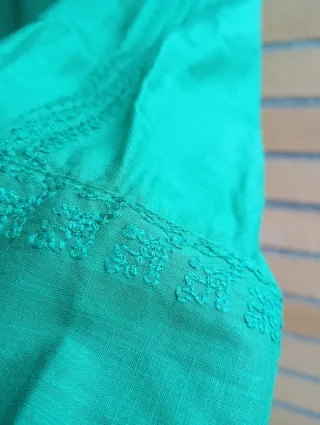 Blusa verde bordada Zara