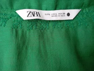 Blusa verde bordada Zara