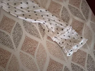 Camisa blanca de estrellas Noon