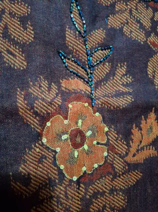 Sciarpa Pashmina Ricamata con Coralli 214 cm x 70