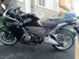 HONDA VFR 1200F DCT Turismo