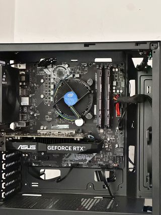 PC GAMING INTEL i5 9400F / NVIDIA RTX 3050 6GB