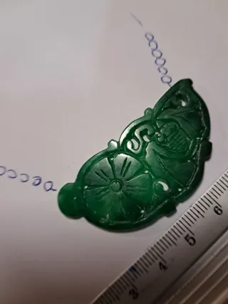 Ciondolo in pietra traforata