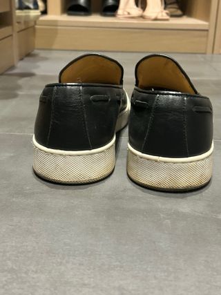 Mocassini neri con nappine