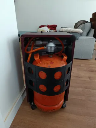 Estufa de gas negra,