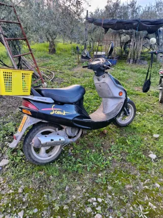 Kymco 50cc Scooter Automática