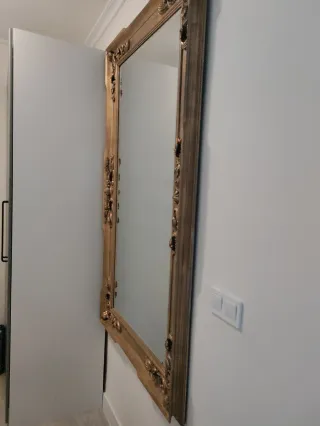 Espejo de pared grande dorado