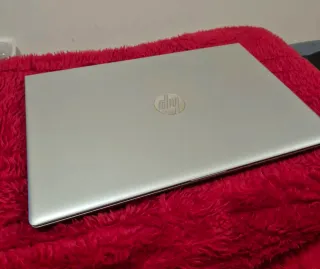 Portátil HP i5-8275u,12gb ddr4,ssd250gb/hd320gb.