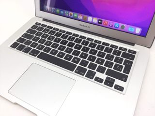 portatil apple apple macbook air core i5 1.8 13 (2017) (a1466)