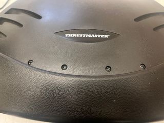 Volante Thrustmaster PS4  (Incluye pedales)