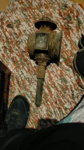 Farol de carruaje de aceite antiguo