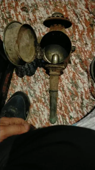 Farol de carruaje de aceite antiguo