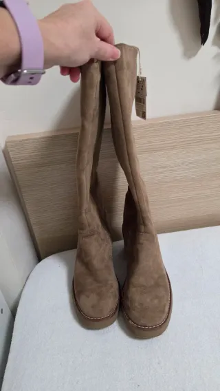 Botas de ante beige altas