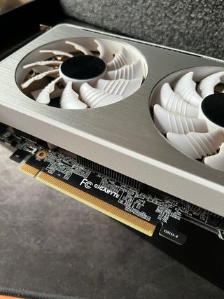 Tarjeta Gráfica Gigabyte RTX 3060 Ti Vision OC 8GB