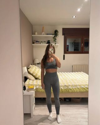 Conjunto deportivo largo gris