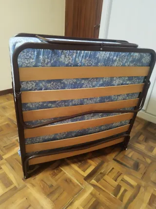 Cama Plegable Metálica y Madera