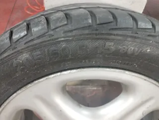 Llanta 15" Seat Ibiza GTI con neumático.